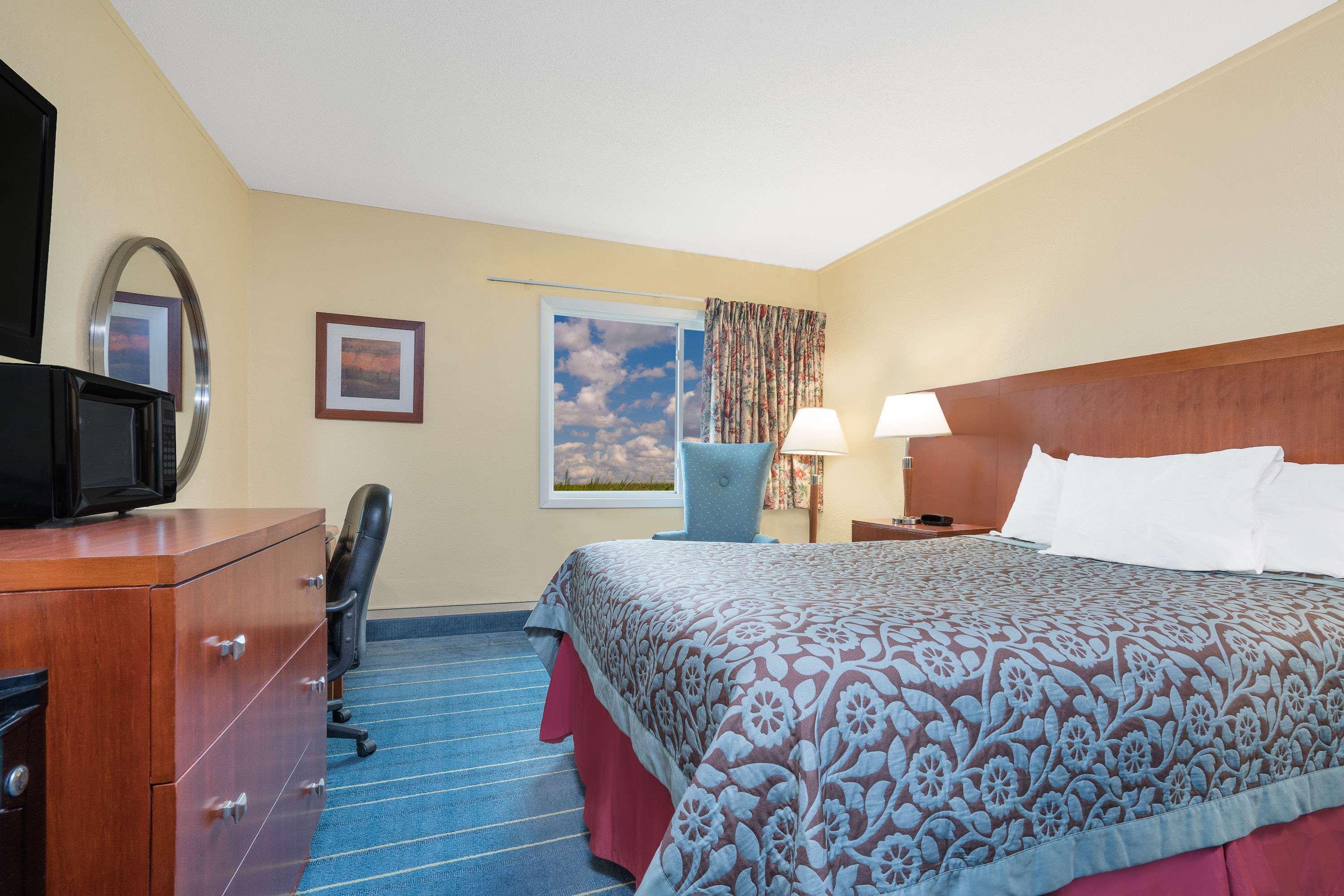 Days Inn By Wyndham Alexandria Mn Экстерьер фото