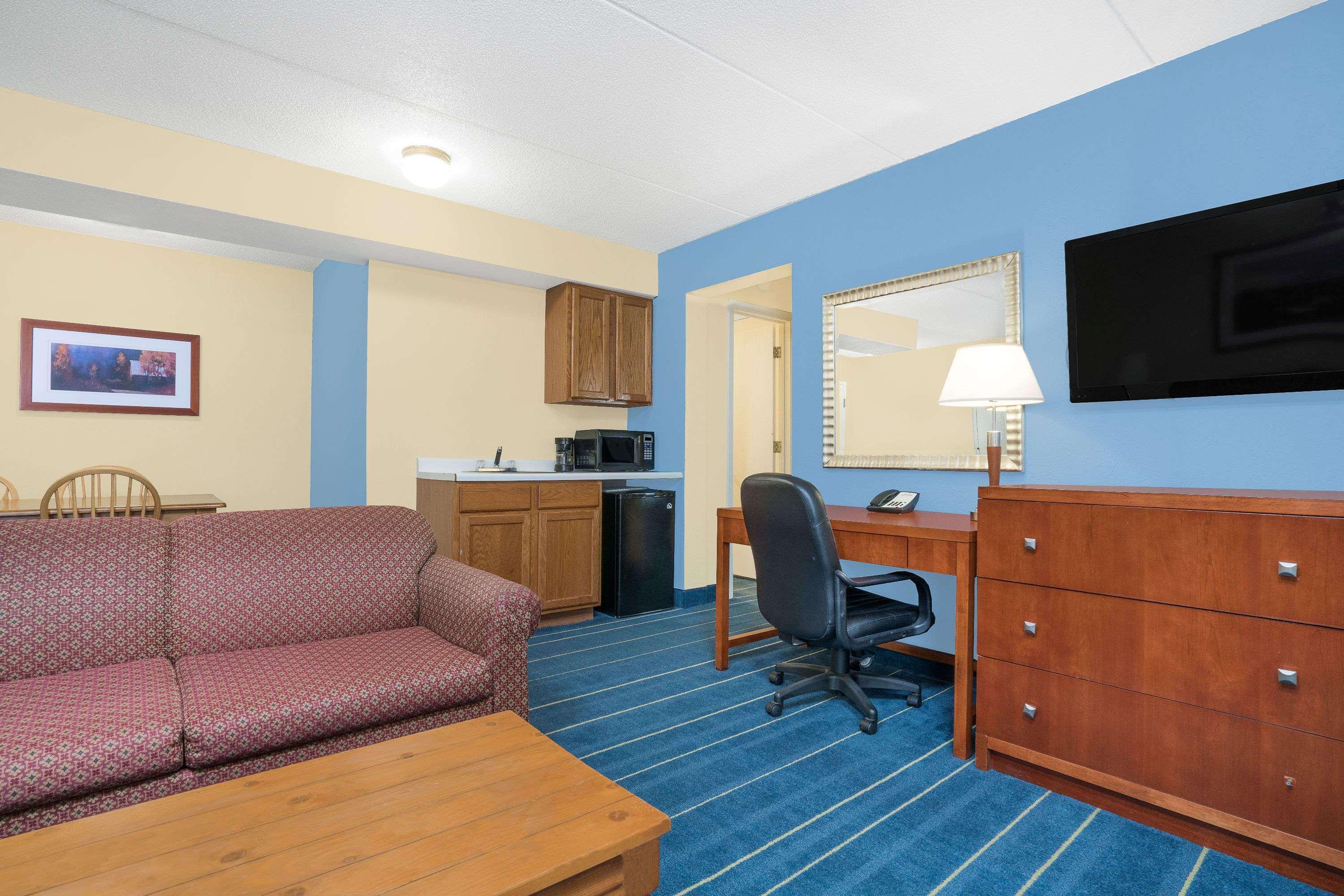 Days Inn By Wyndham Alexandria Mn Экстерьер фото
