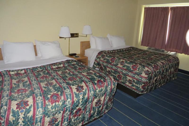 Days Inn By Wyndham Alexandria Mn Экстерьер фото