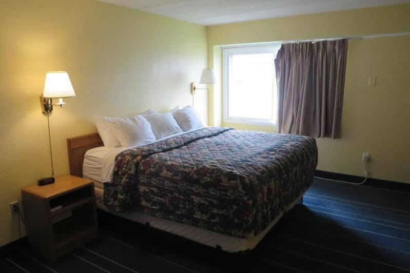 Days Inn By Wyndham Alexandria Mn Экстерьер фото
