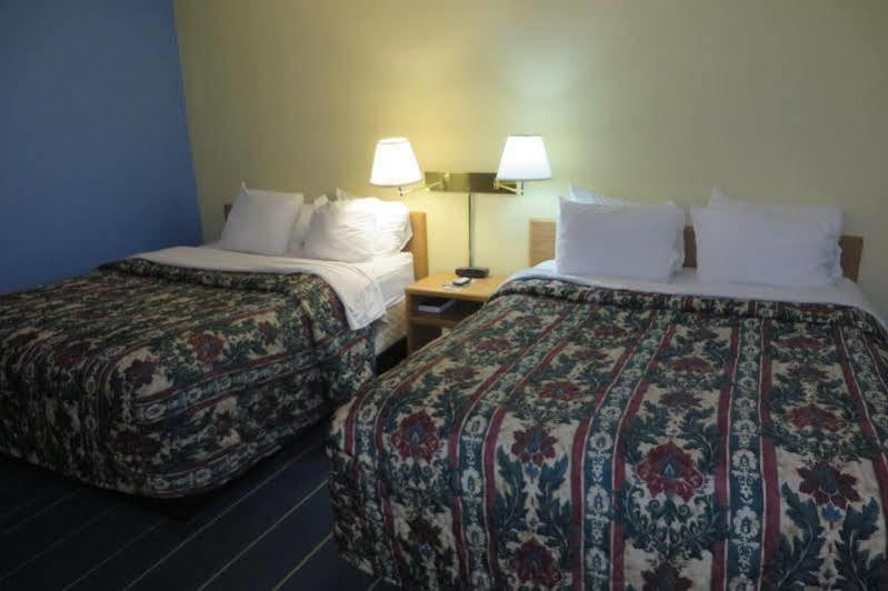 Days Inn By Wyndham Alexandria Mn Экстерьер фото