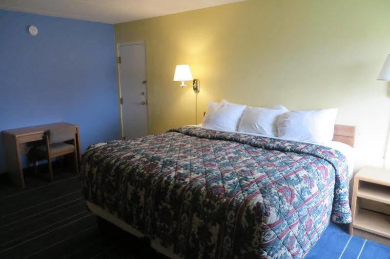 Days Inn By Wyndham Alexandria Mn Экстерьер фото